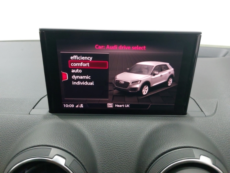 Audi Q2 Sport White #16
