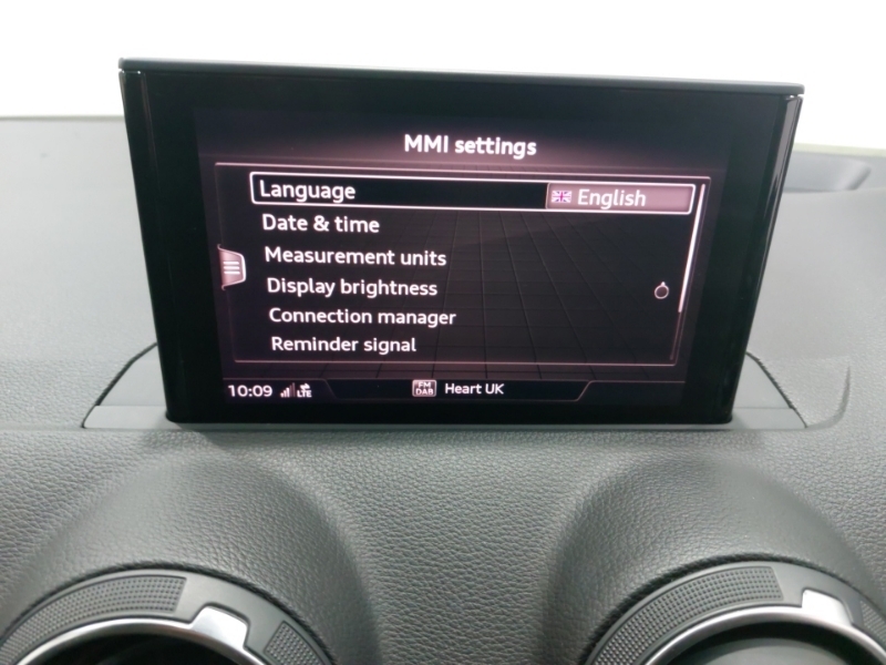 Audi Q2 Sport White #17