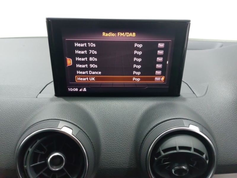 Audi Q2 Sport White #11