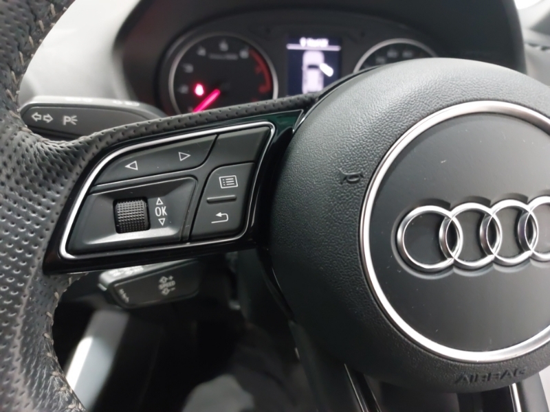 Audi Q2 Sport White #12