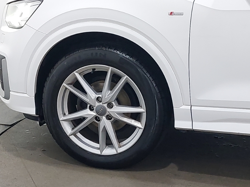 Audi Q2 Sport White #19