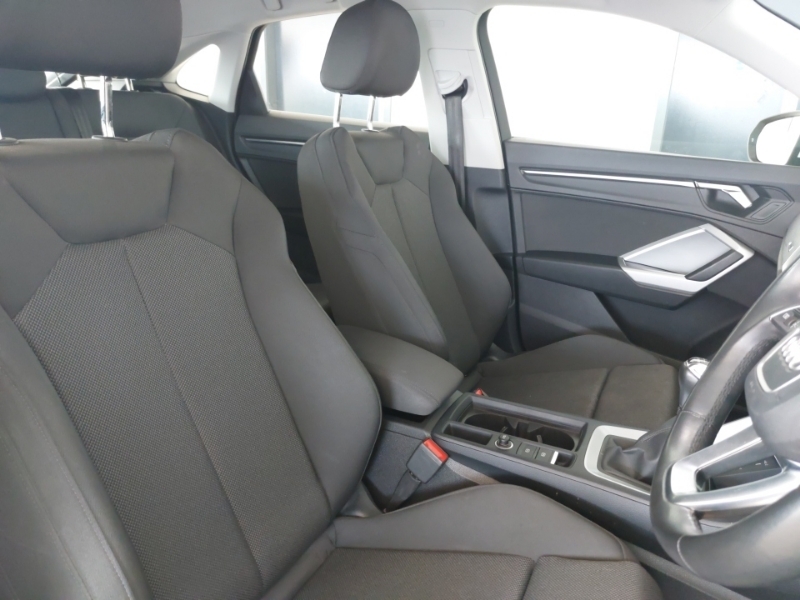 Audi Q3 Black Edition Black #11