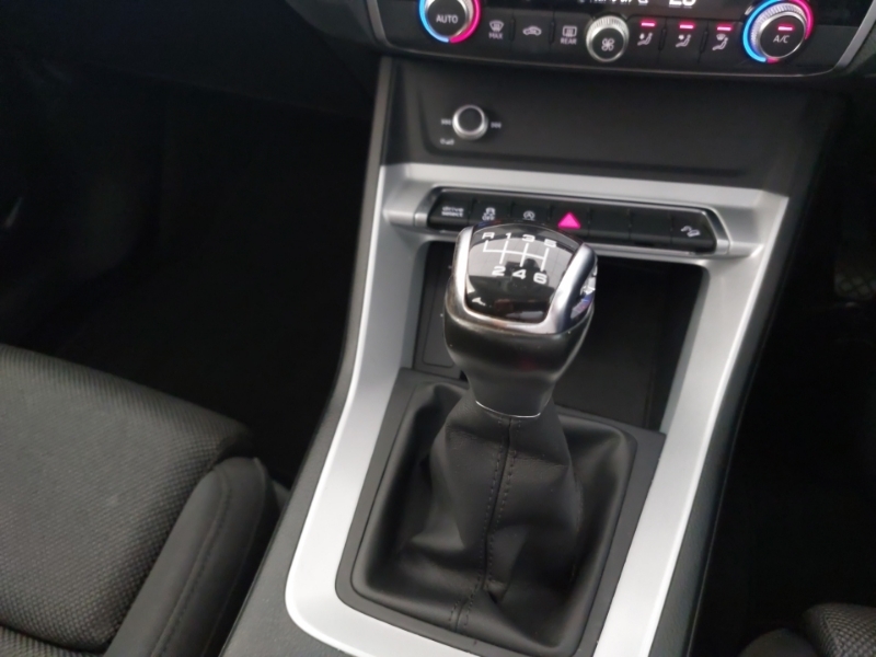 Audi Q3 Black Edition Black #10