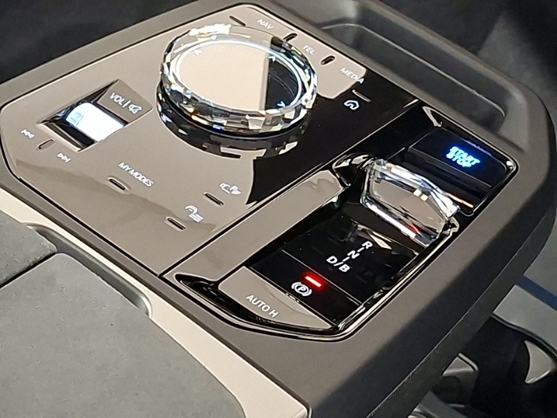 BMW iX Ix M60 Black #10