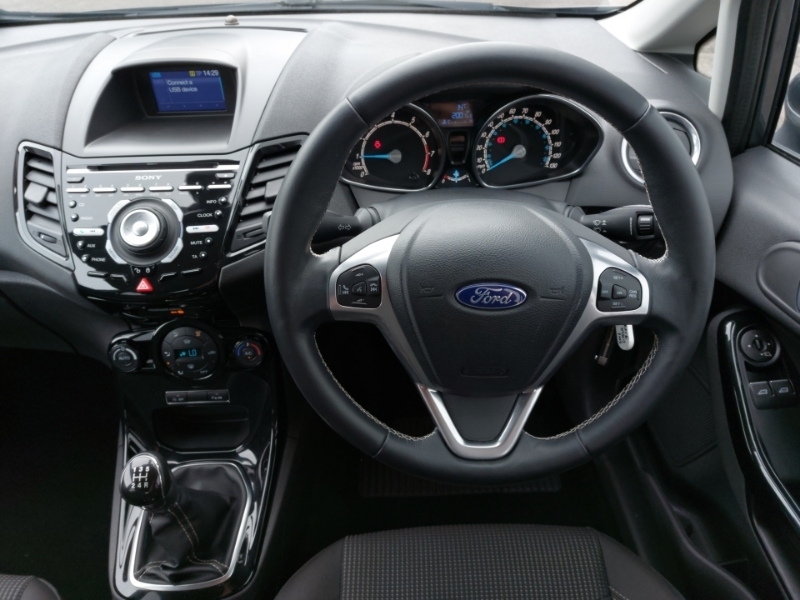 Ford Fiesta Hatchback Black #8