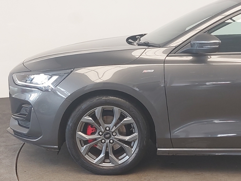 Ford Focus Active X Red #19