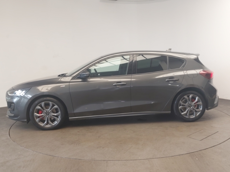 Ford Focus Active X Red #4