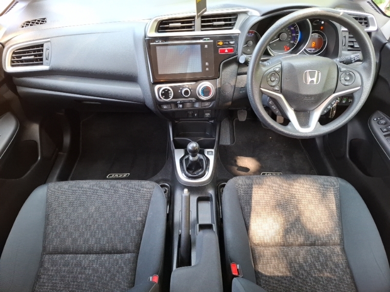 Honda Jazz 1.3 Se White #3