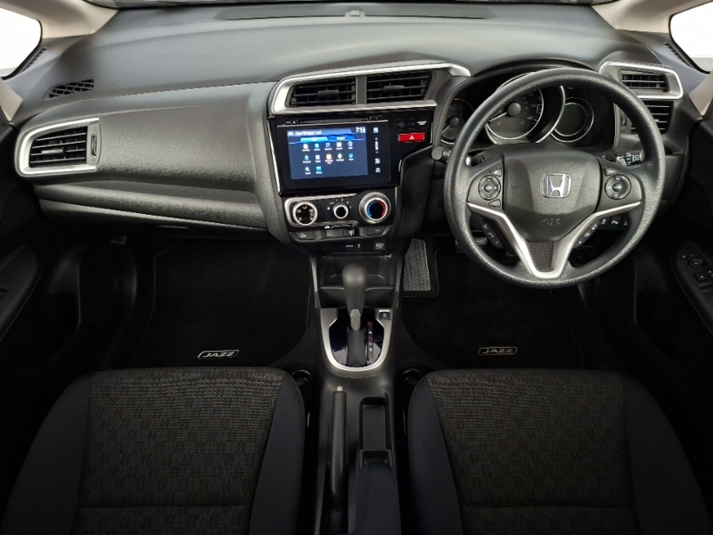 Honda Jazz 1.3 Se Cvt Red #3