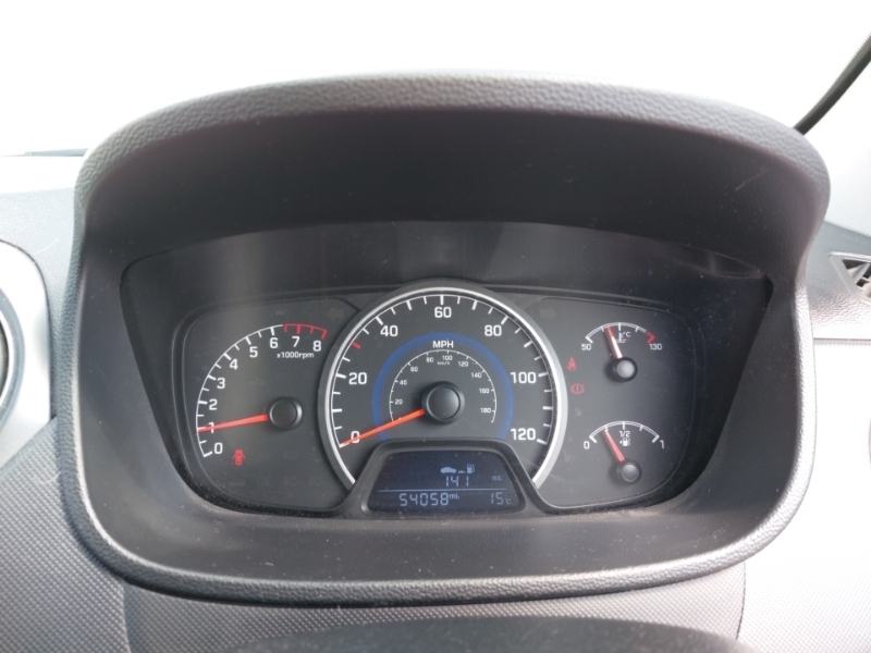 Hyundai I10 1.2 Premium Se Sat Nav Bluetooth Cli Red #16