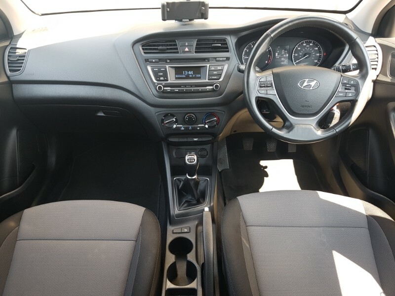 Hyundai I20 1.2 Se White #3
