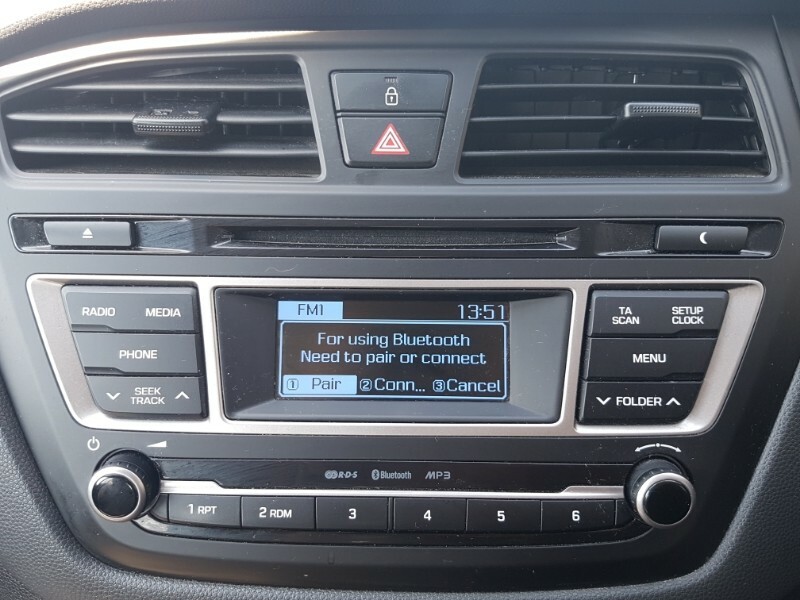 Hyundai I20 Active White #19
