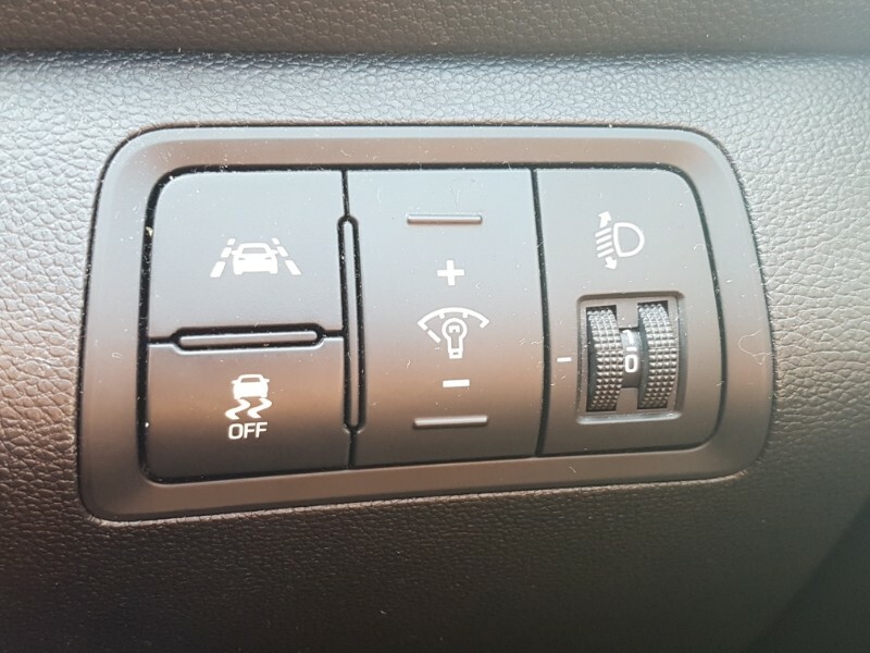 Hyundai I20 Active White #13