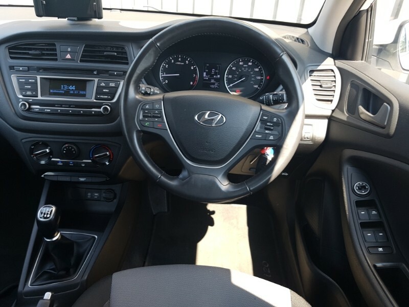 Hyundai I20 Active White #7