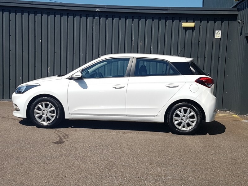 Hyundai I20 1.2 Se White #4