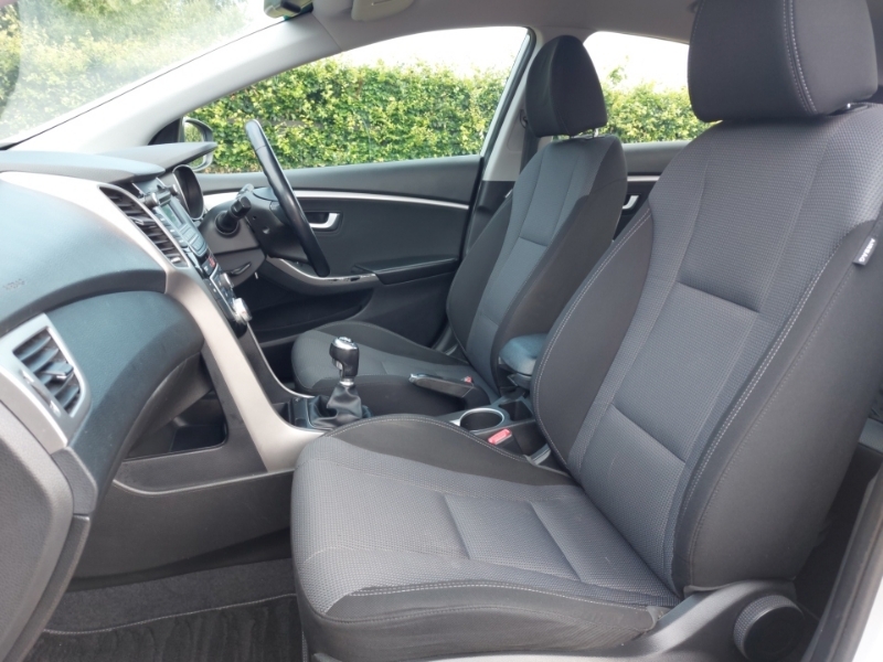 Hyundai I30 1.4 Blue Drive Se Silver #5