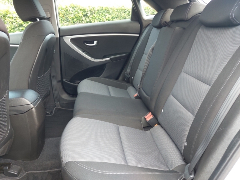 Hyundai I30 1.4 Blue Drive Se Silver #6