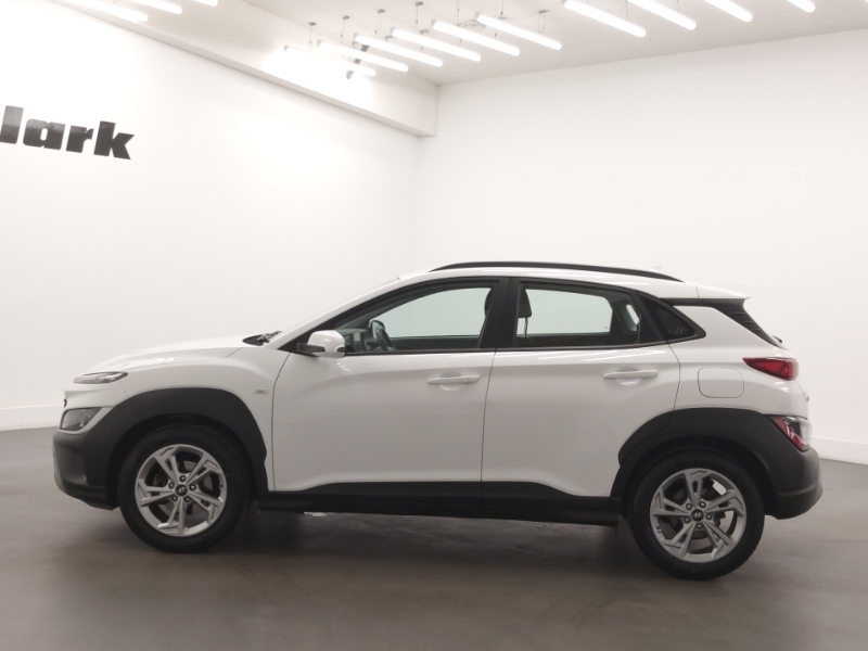 Hyundai Kona 1.0 Tgdi 48V Mhev Se Connect SE21CZO White #4