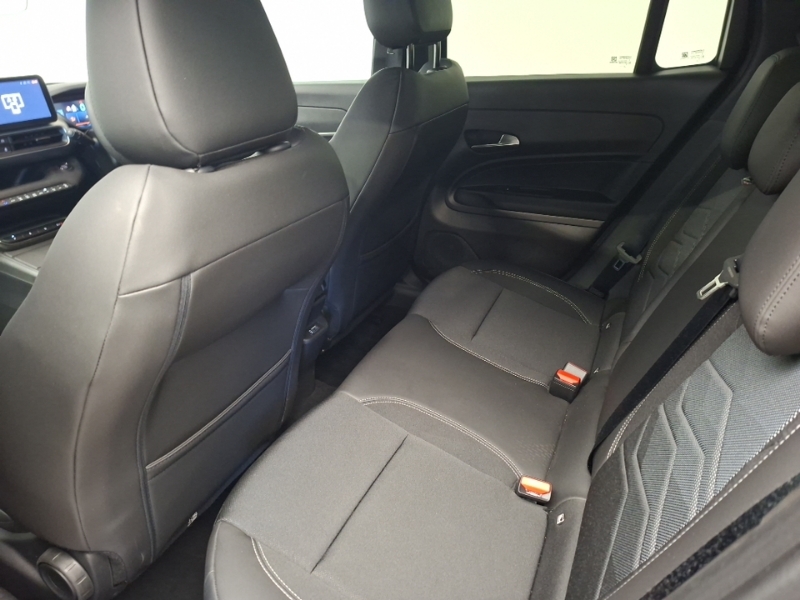 Jeep Avenger 1.2 E-hybrid Summit Dct Black #6