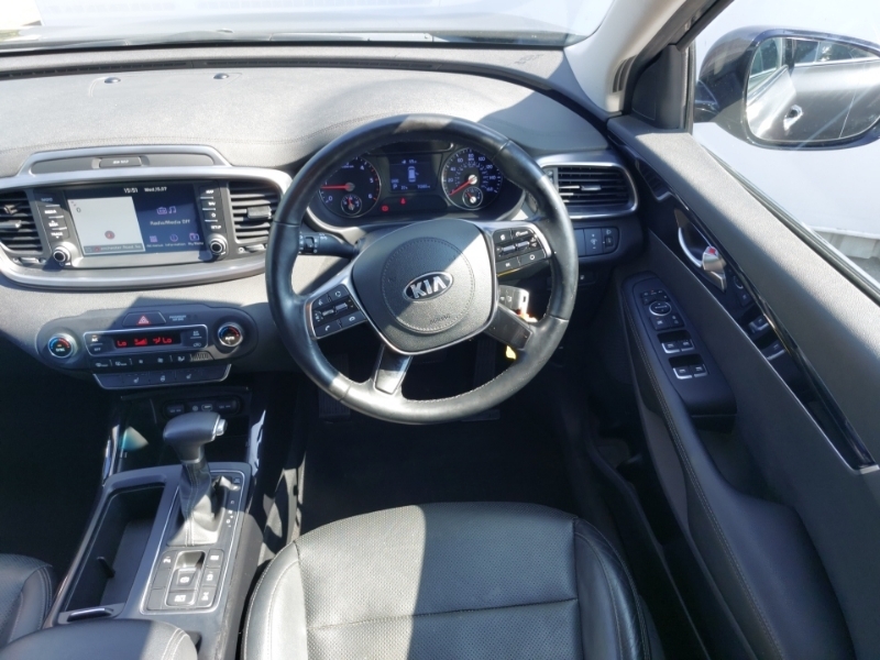 Kia Sorento  White #8