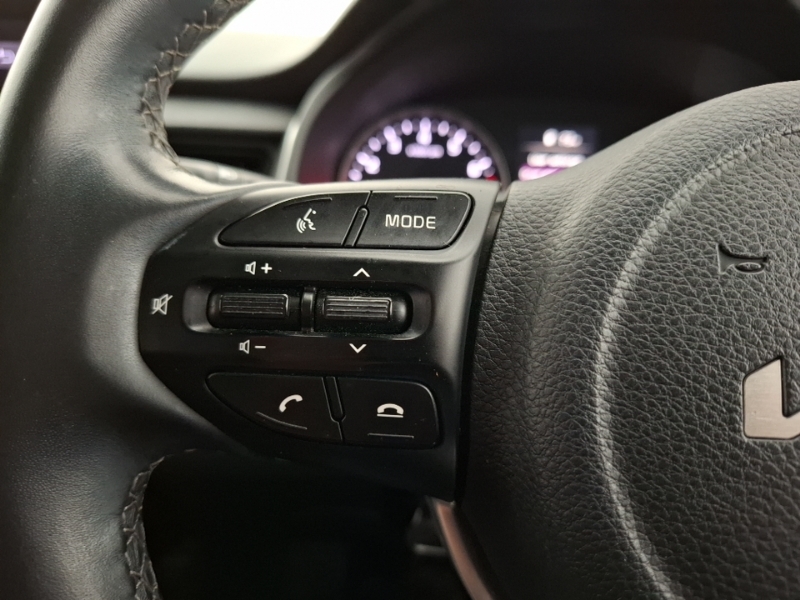 Kia Stonic Black #12