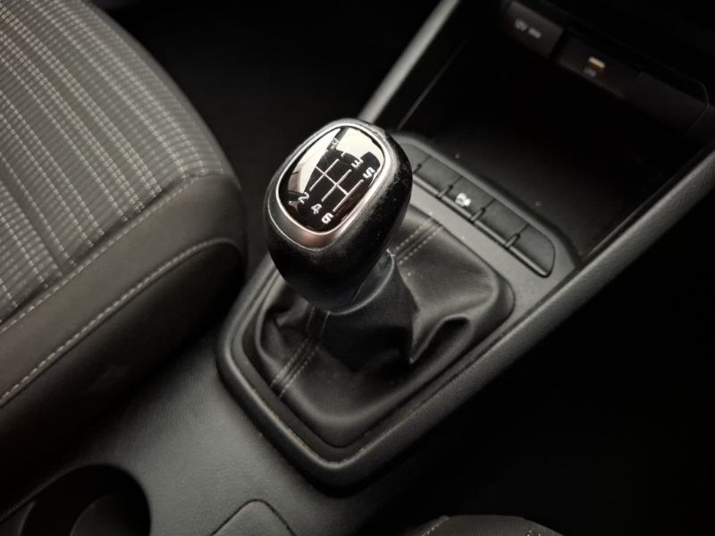 Kia Stonic Black #15