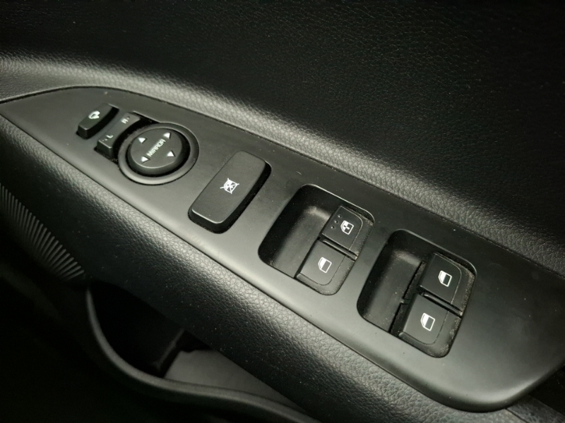 Kia Stonic Black #17