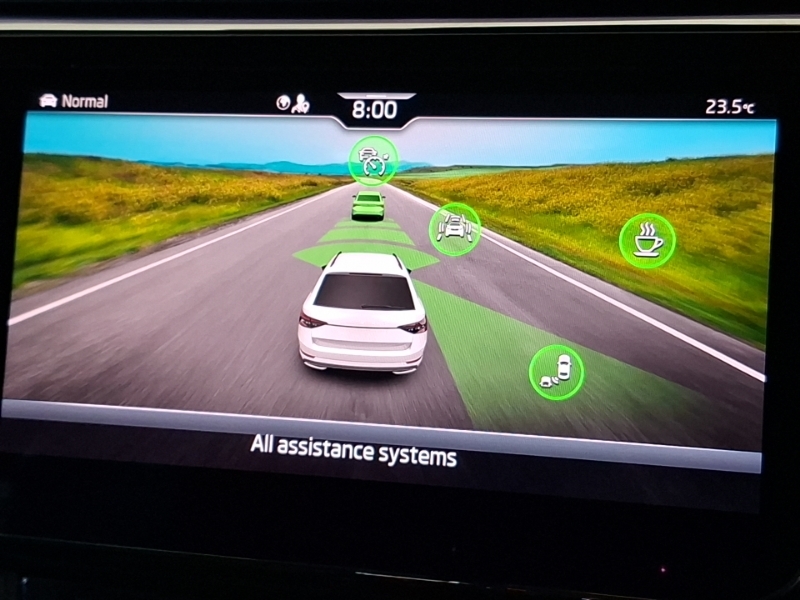 Skoda Superb Hatchback #17