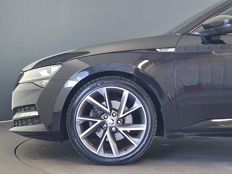 Skoda Superb Hatchback #19