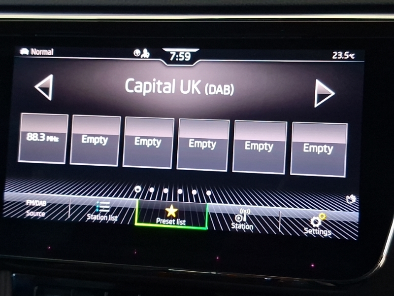 Skoda Superb Hatchback #11