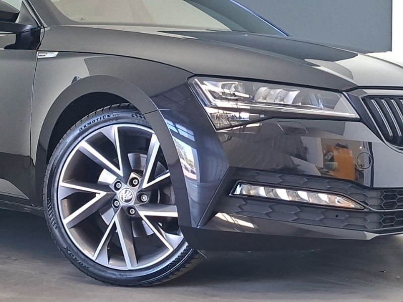 Skoda Superb Hatchback #20