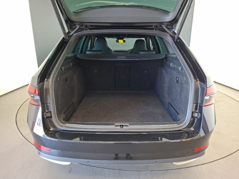 Skoda Superb Hatchback #18