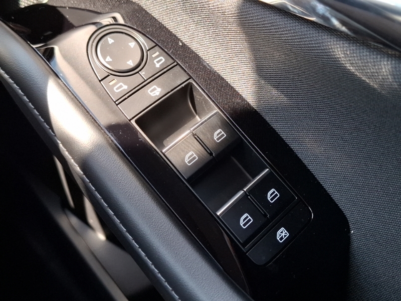 Mazda CX-30 Centre-line #17