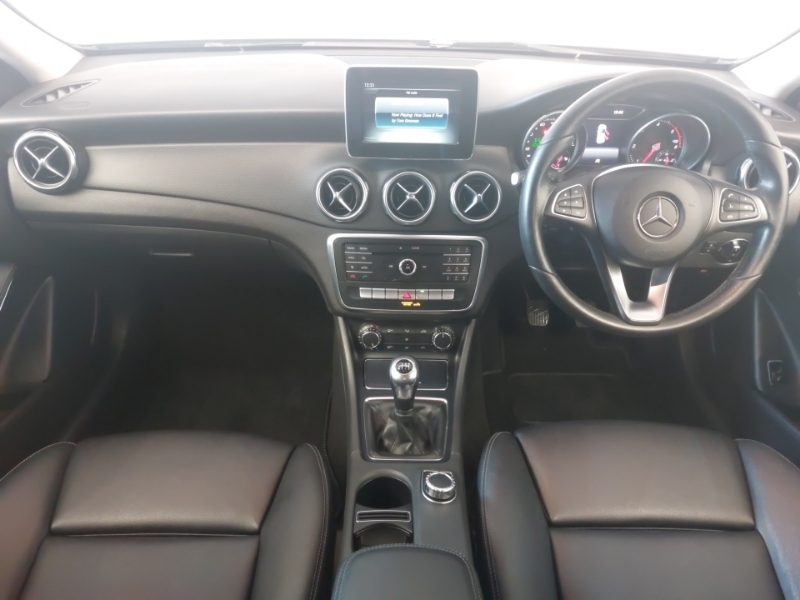 Mercedes-Benz GLA Class Gla 200D Se Grey #3