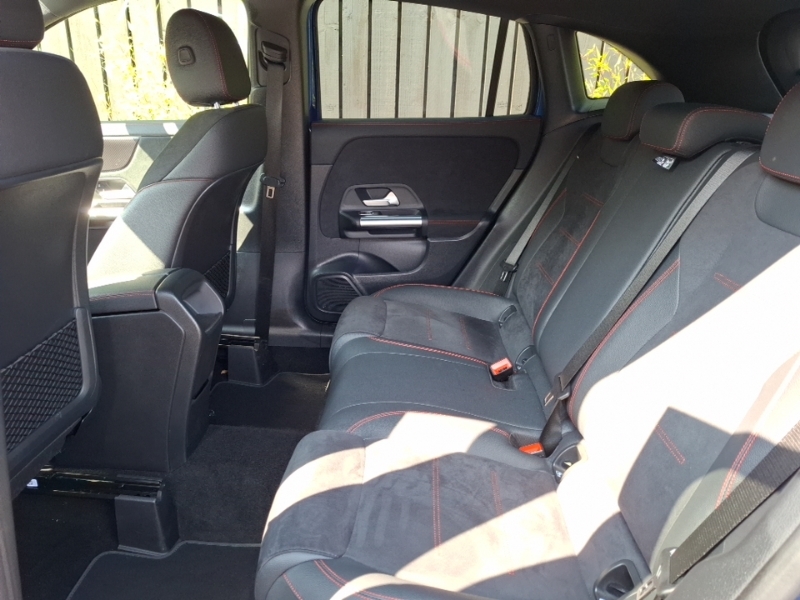 Mercedes-Benz GLA Class Gla 200 Amg Line Executive Blue #6