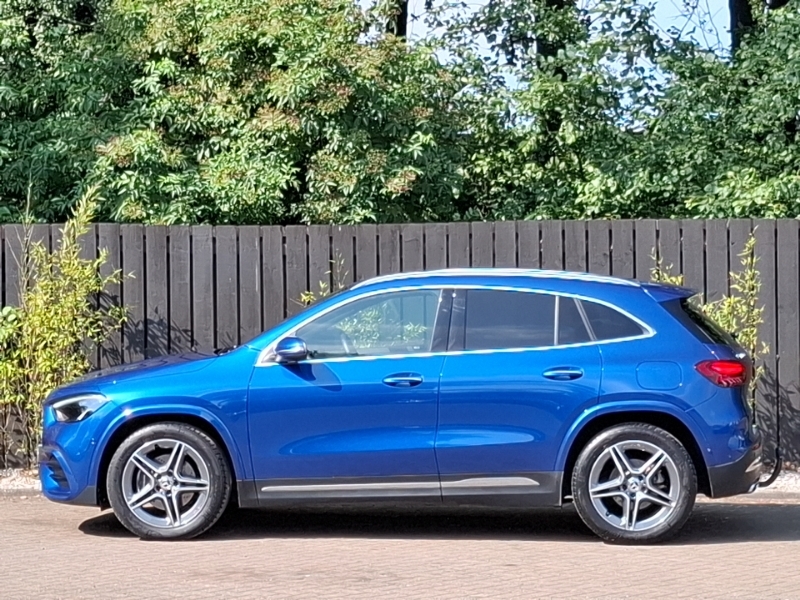 Mercedes-Benz GLA Class Gla 200 Amg Line Executive Blue #4