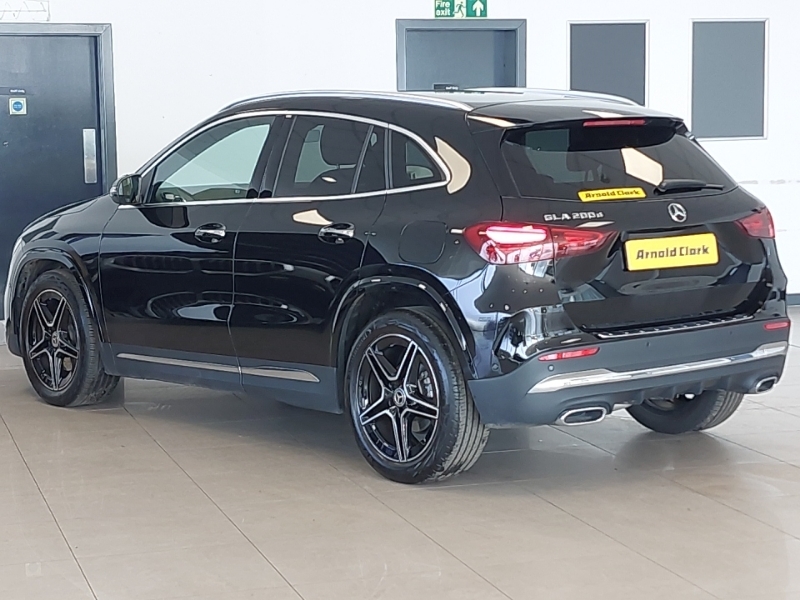 Mercedes-Benz GLA Class Gla 200D Amg Line Executive Black #2