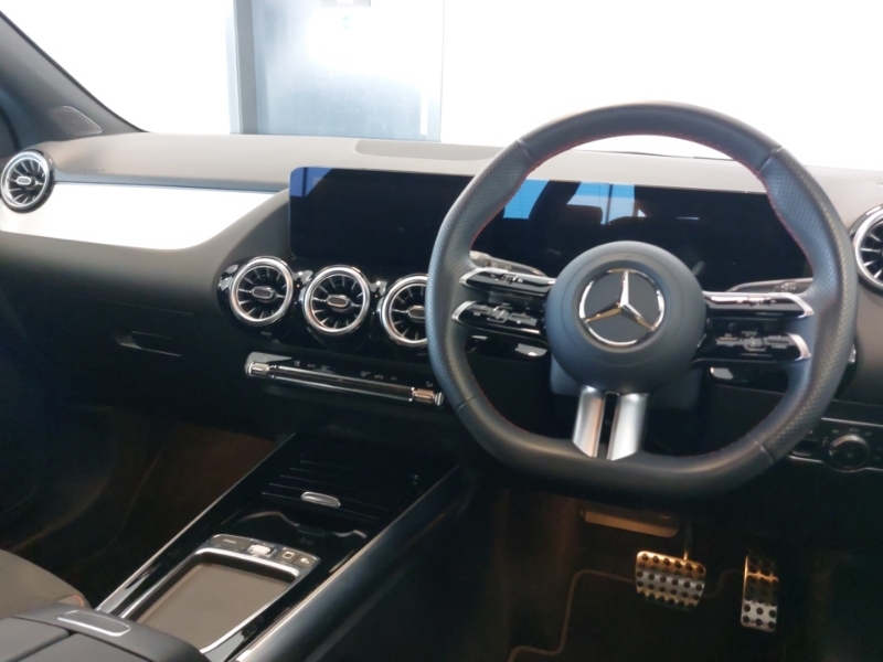 Mercedes-Benz GLA Class Gla 200D Amg Line Executive Black #4