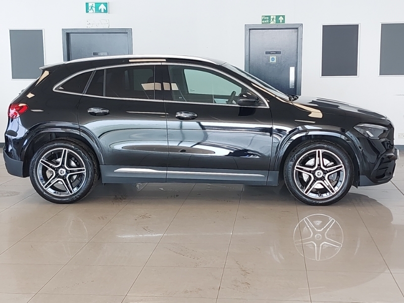 Mercedes-Benz GLA Class Gla 200D Amg Line Executive Black #3
