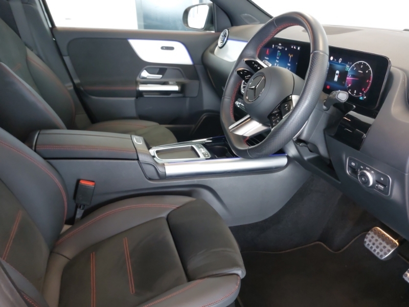 Mercedes-Benz GLA Class Gla 200D Amg Line Executive Black #6