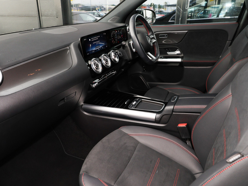 Mercedes-Benz GLA Class Gla 200 Amg Line Executive Black #5