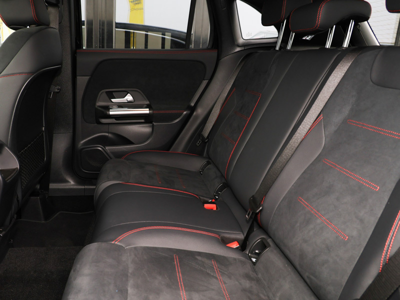 Mercedes-Benz GLA Class Gla 200 Amg Line Executive Black #6