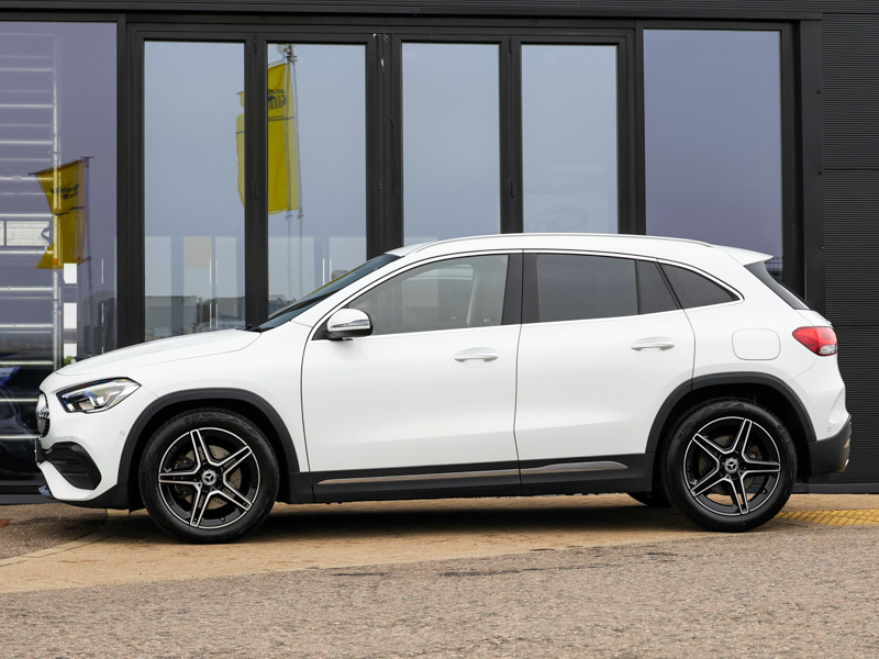 Mercedes-Benz GLA Class Gla 220D 4Matic Amg Line Premium White #4
