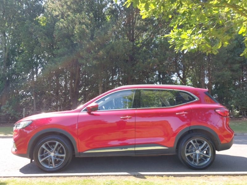 MG HS 1.5 T-gdi Phev Exclusive Red #4
