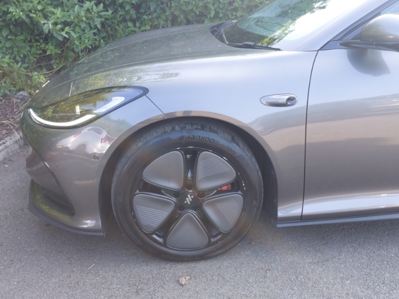 MG IM5 100Kwh Long Range Saloon White #19