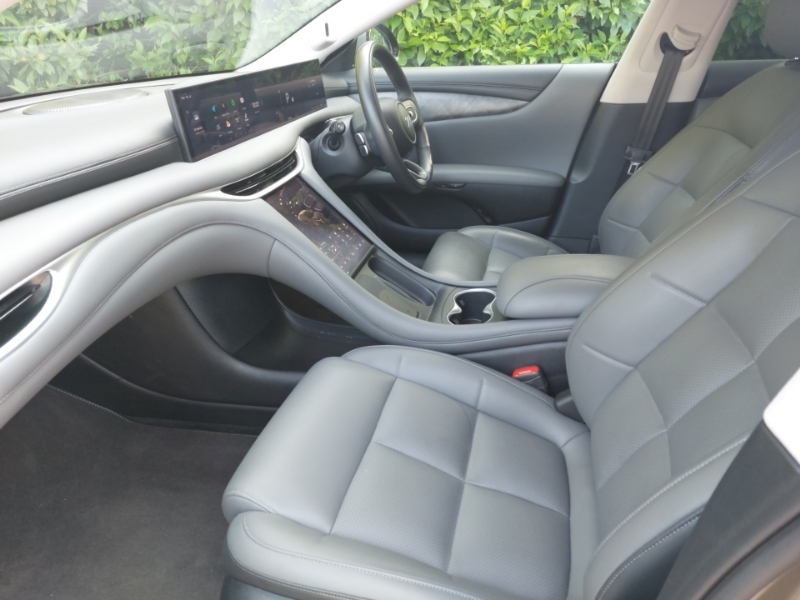 MG IM5 300Kw Long Range 100Kwh Grey #5