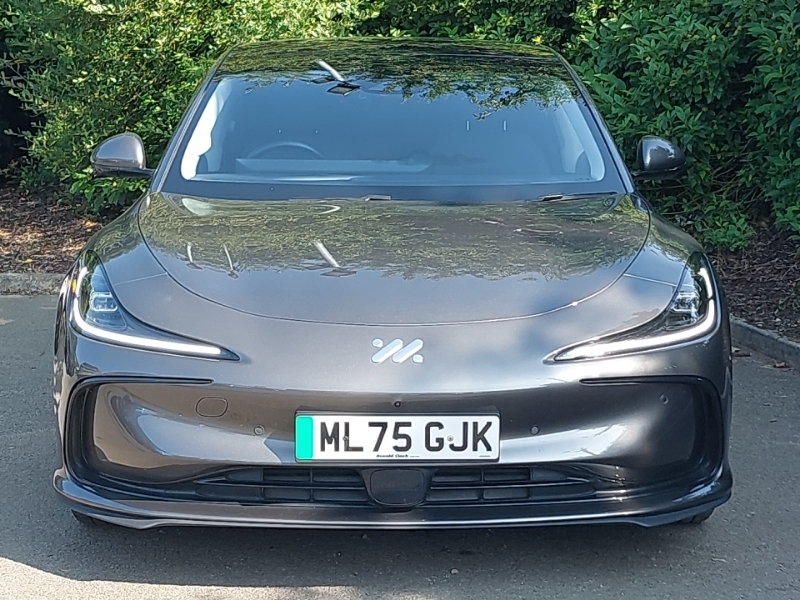 MG IM5 100Kwh Long Range Saloon White #14