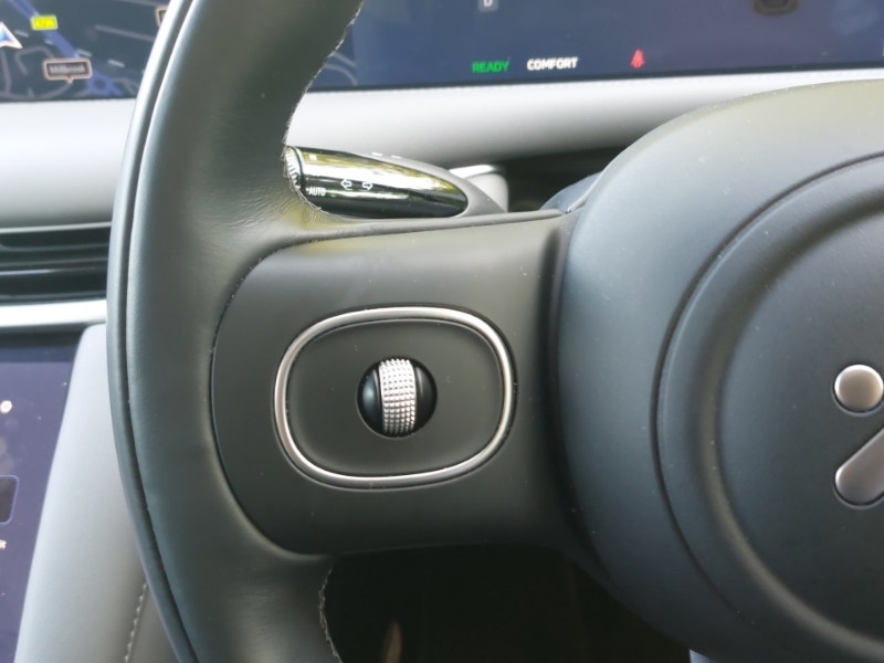 MG IM5 100Kwh Long Range Saloon White #12