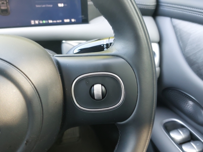MG IM5 100Kwh Long Range Saloon White #13