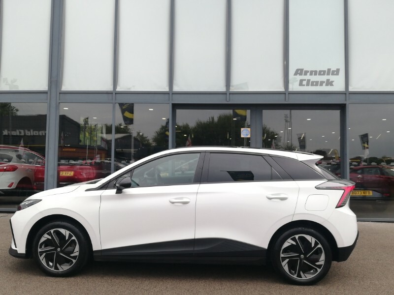 MG MG4 150Kw Trophy Ev Long Range 64Kwh White #4